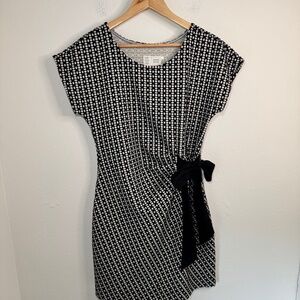 Saturday Sunday Dress Women's MD Black White Mini Cap Sleeve Tie Front